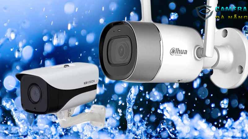 test-kha-nang-chong-nuoc-cua-camera-ip-ngoai-troi